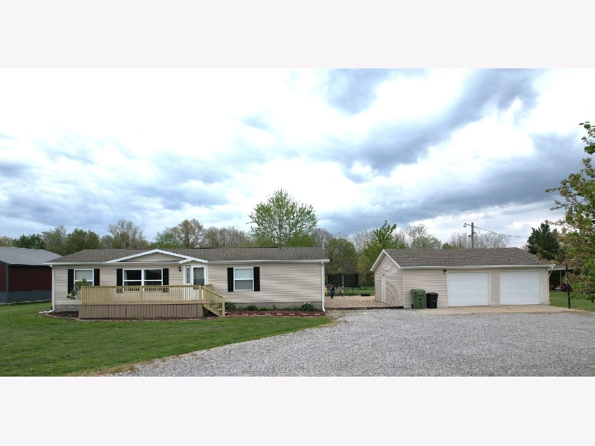  Sold Mt Vernon Illinois, 16495 Robin