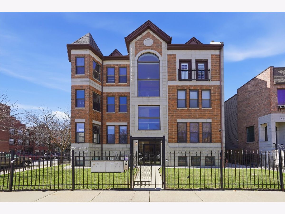 Condos & Townhomes & Homes For Sale Bronzeville Chicago Illinois, 4956 Champlain Avenue