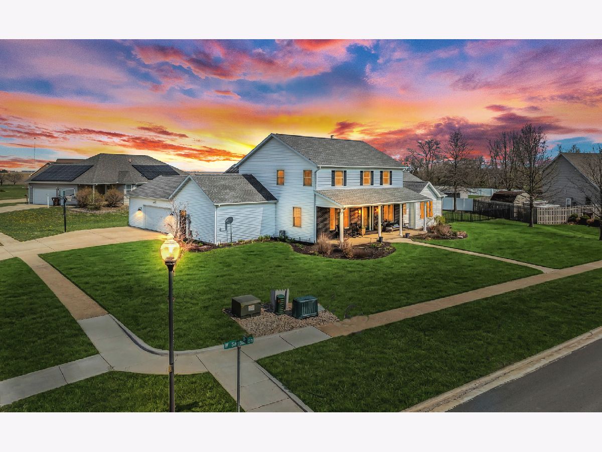 Homes & Condos & Townhomes For Sale Heritage Fisher Illinois, 410 Sangamon Street