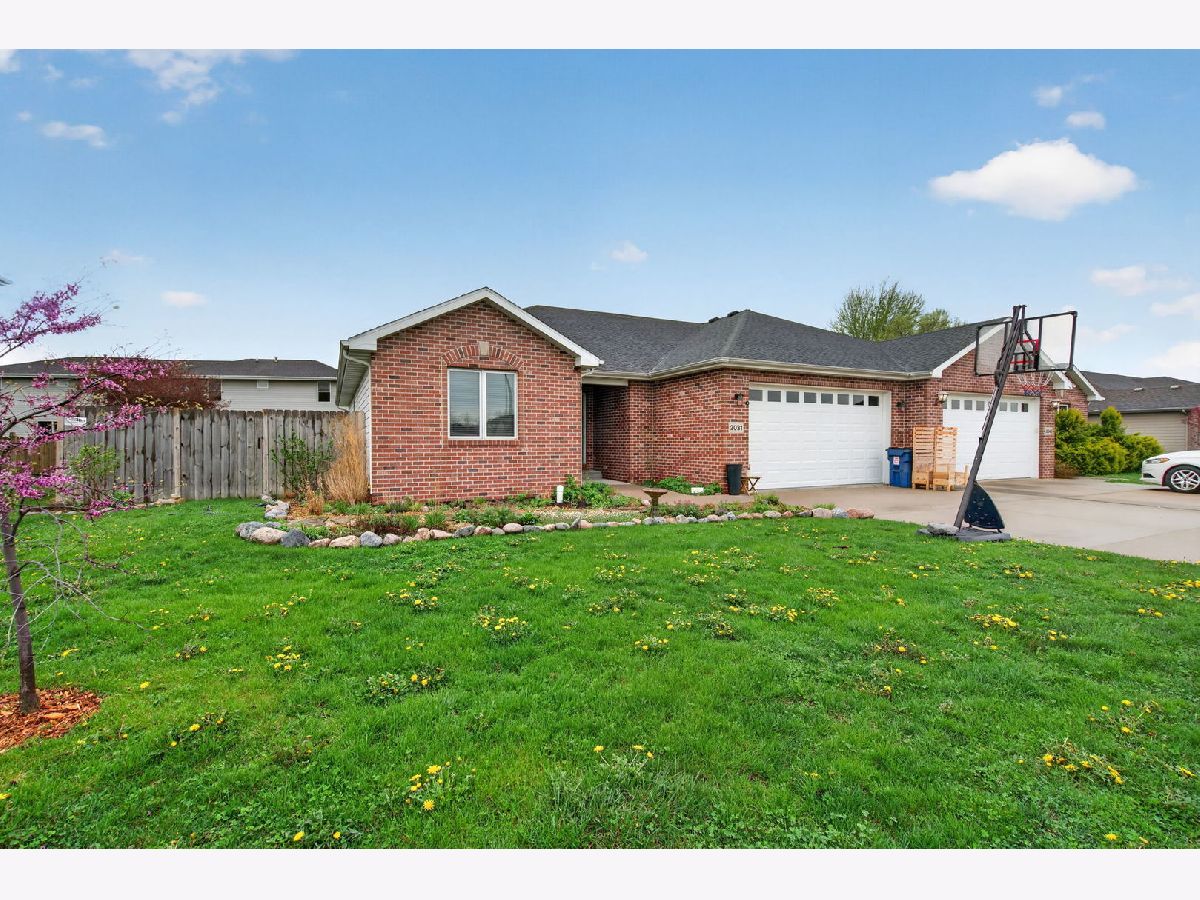  For Sale Morris Illinois, 2031 Locust Road