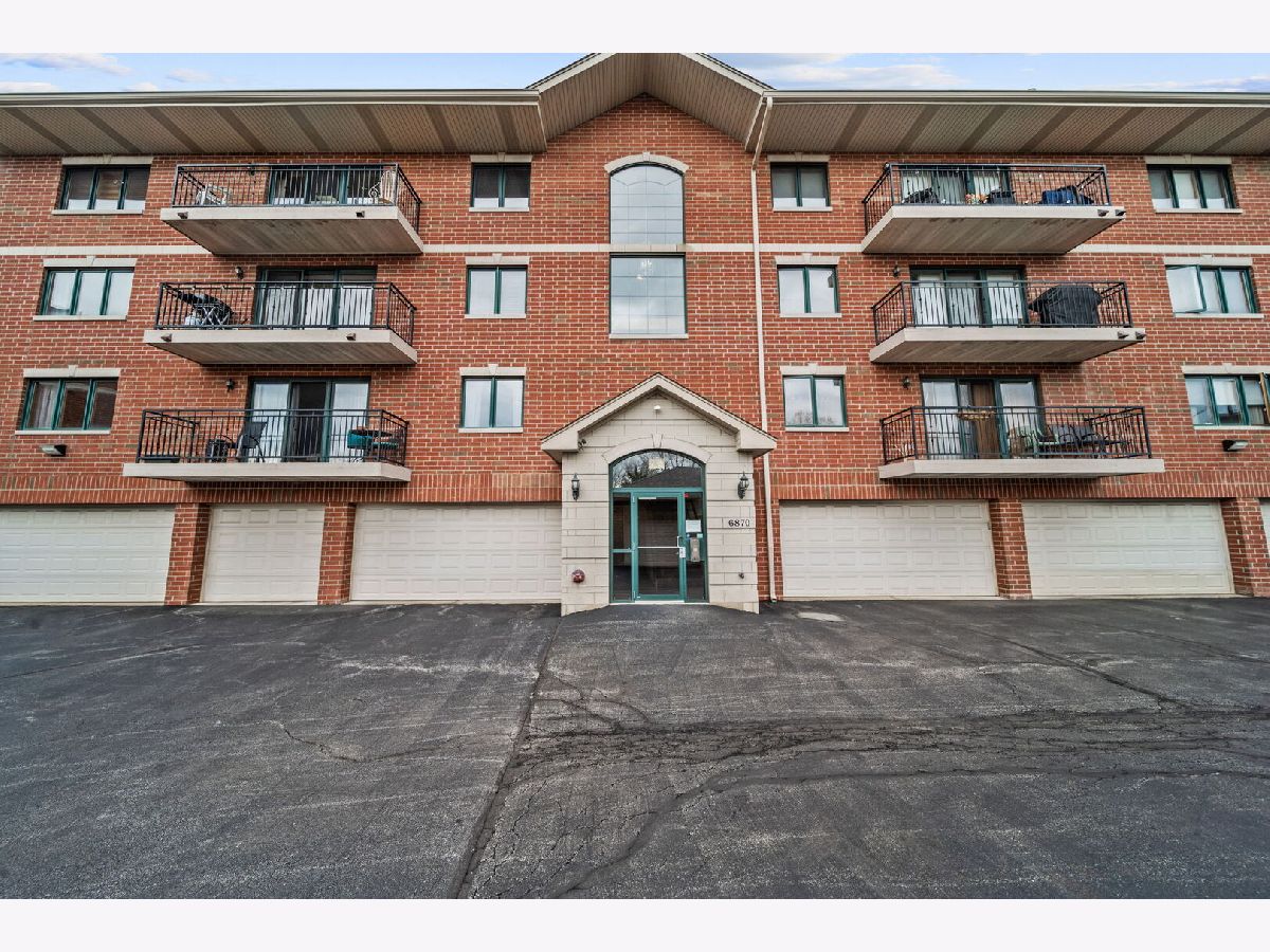  For Sale Oak Forest Illinois, 6870 Winding Trail