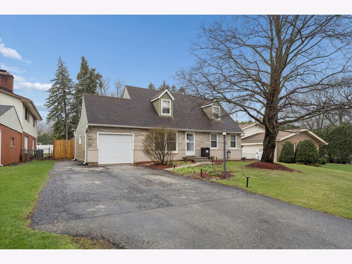  For Sale Mundelein Illinois, 573 Dublin Drive