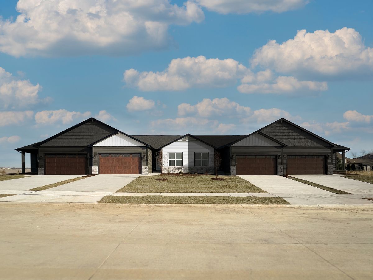 Homes & Condos & Townhomes For Sale Whispering Oaks Channahon Illinois, 26548 Orchid Lane