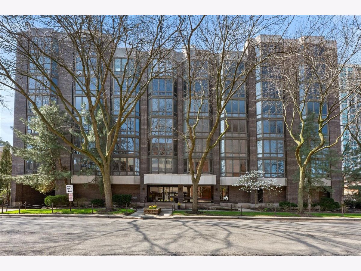  For Sale Evanston Illinois, 522 Church Street