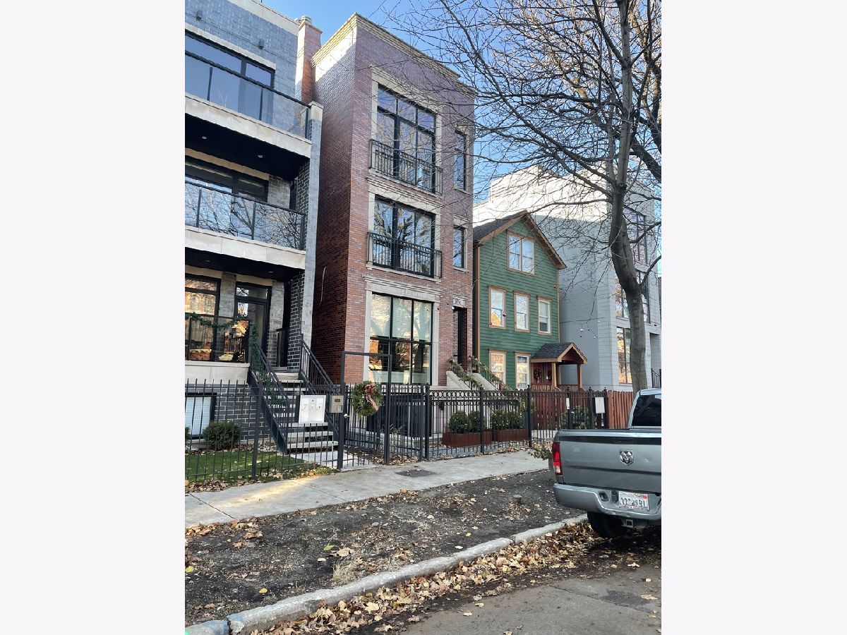  Rented Chicago Illinois, 1024 Honore