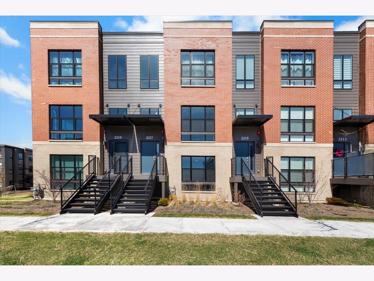 Condos & Townhomes Rented Northgate At Veridian Schaumburg Illinois, 2217 Venture