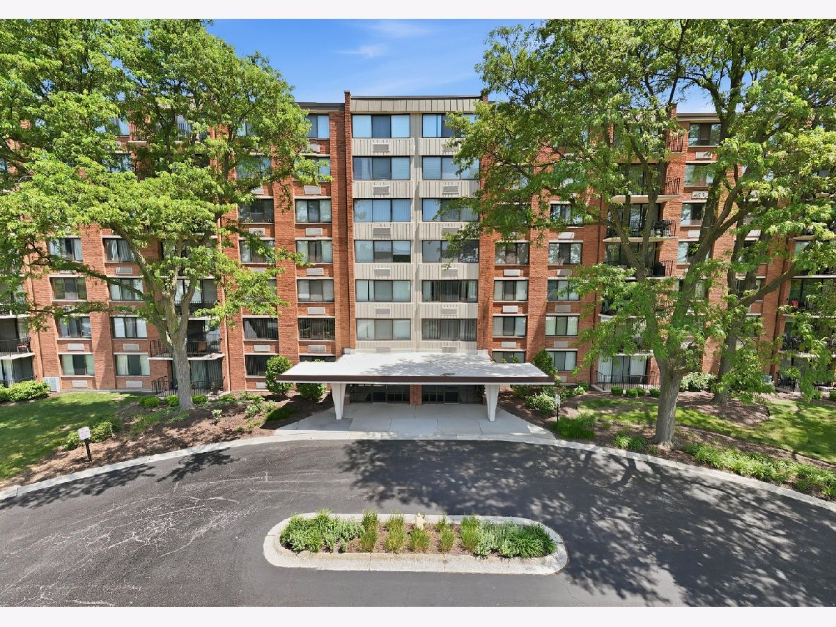  For Sale Lombard Illinois, 2000 Saint Regis Drive