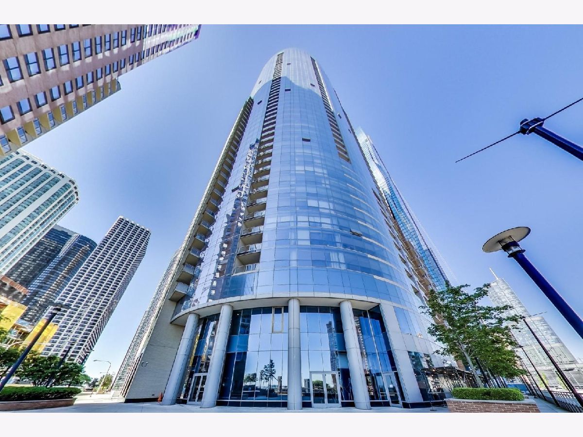 Condominiums For Rent Regatta Chicago Illinois, 420 Waterside
