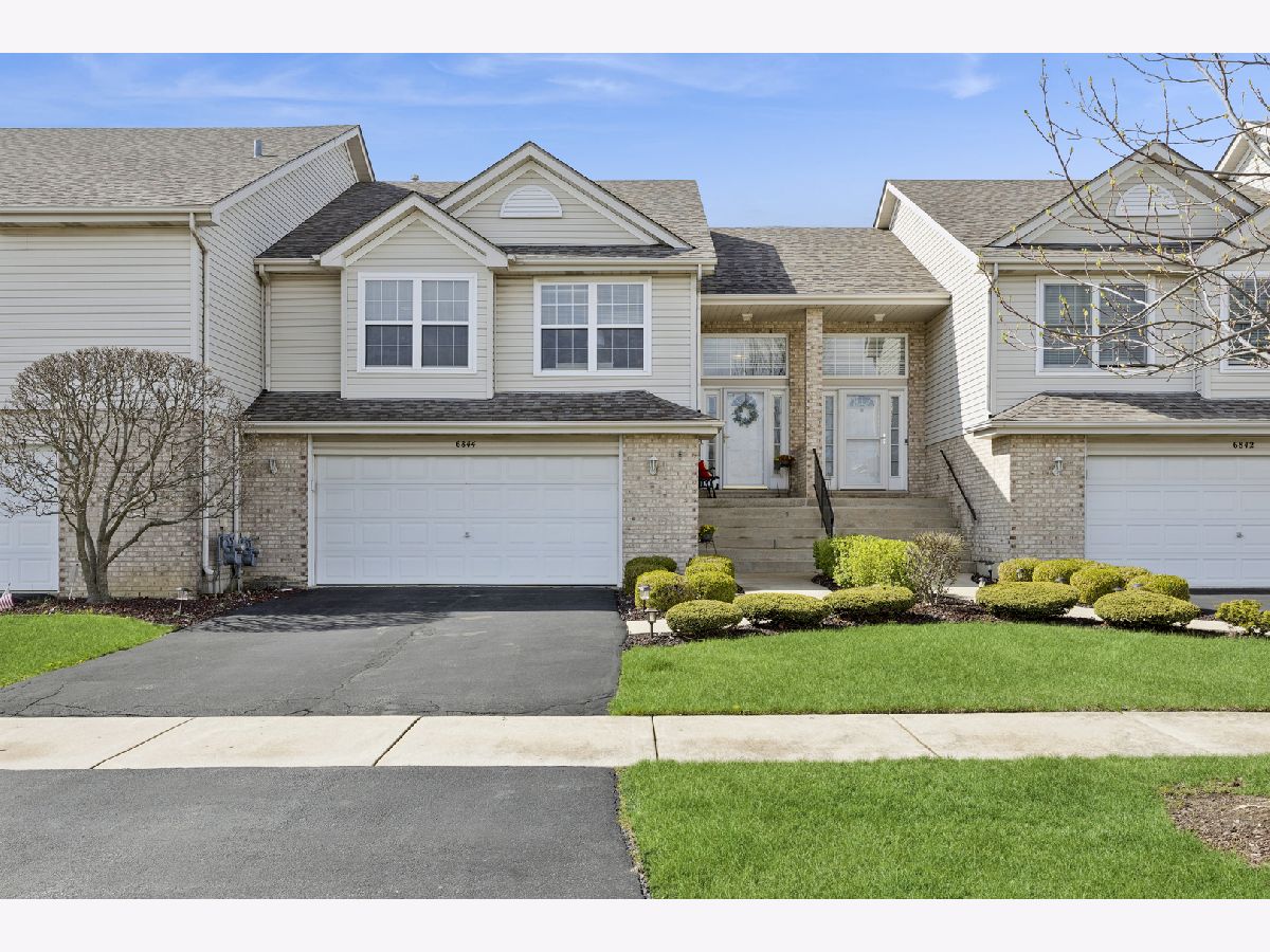 Townhomes & Condos For Sale Millenium Lakes Tinley Park Illinois, 6844 Zurich Court