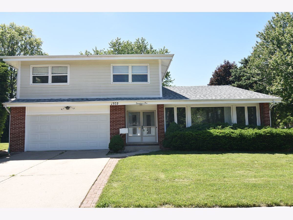  For Rent Arlington Heights Illinois, 1702 Waterman