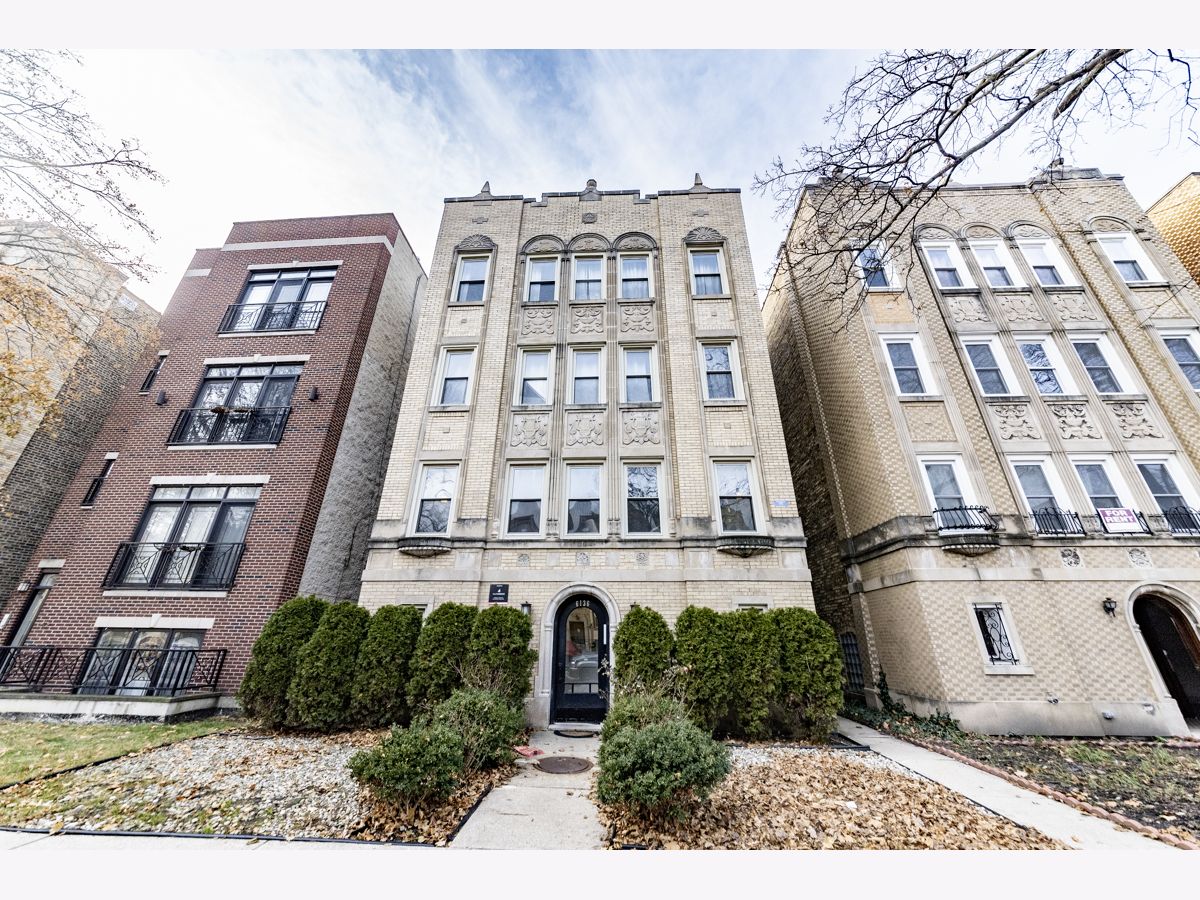  Rented Chicago Illinois, 6136 Mozart