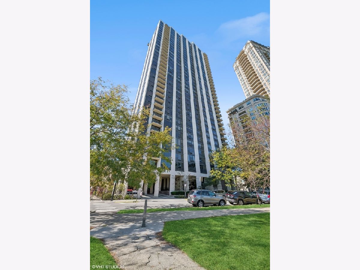  Rented Chicago Illinois, 2500 Lakeview