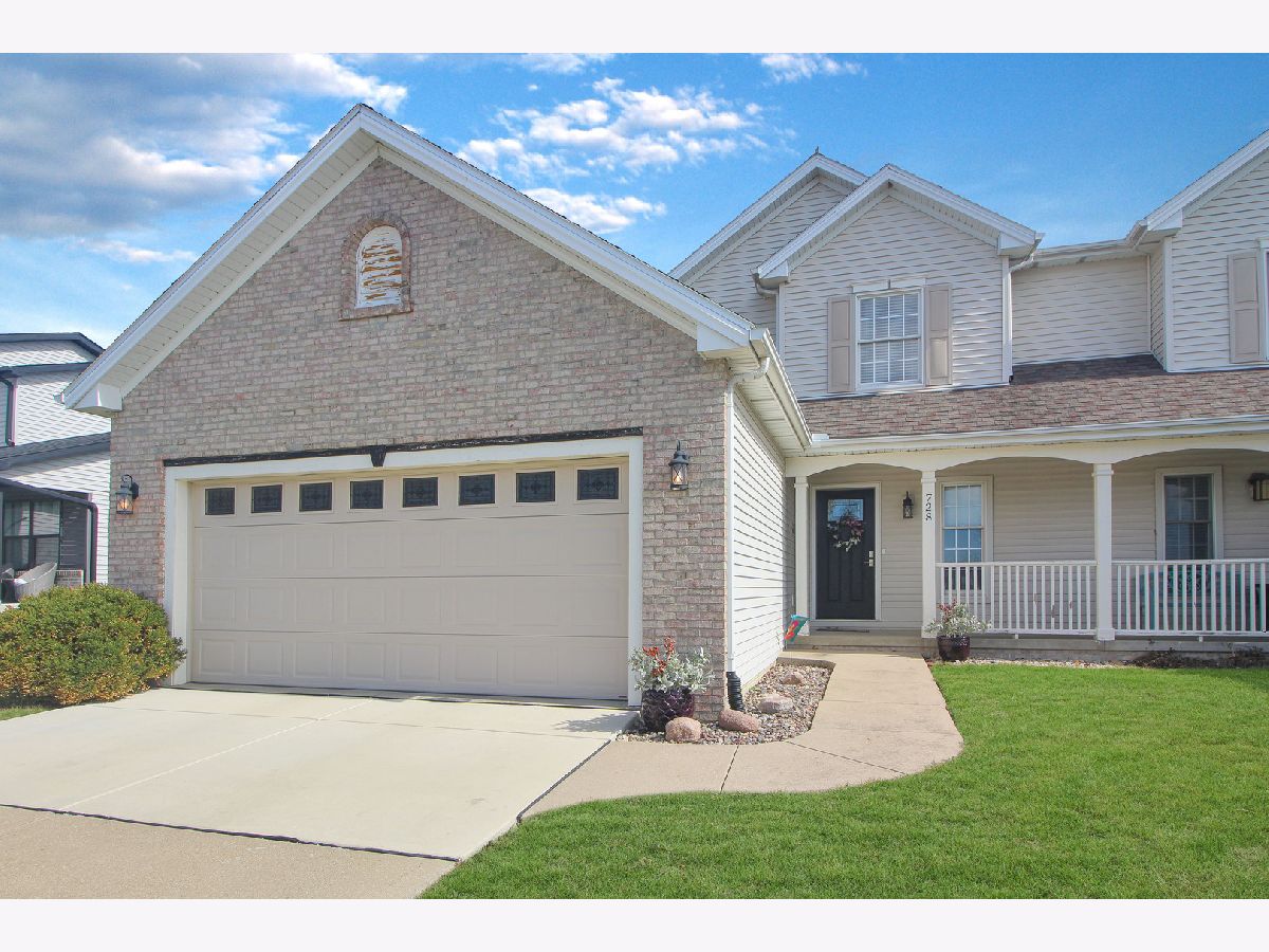 Homes & Condos & Townhomes For Sale Franklin Heights Normal Illinois, 728 Kristin Drive