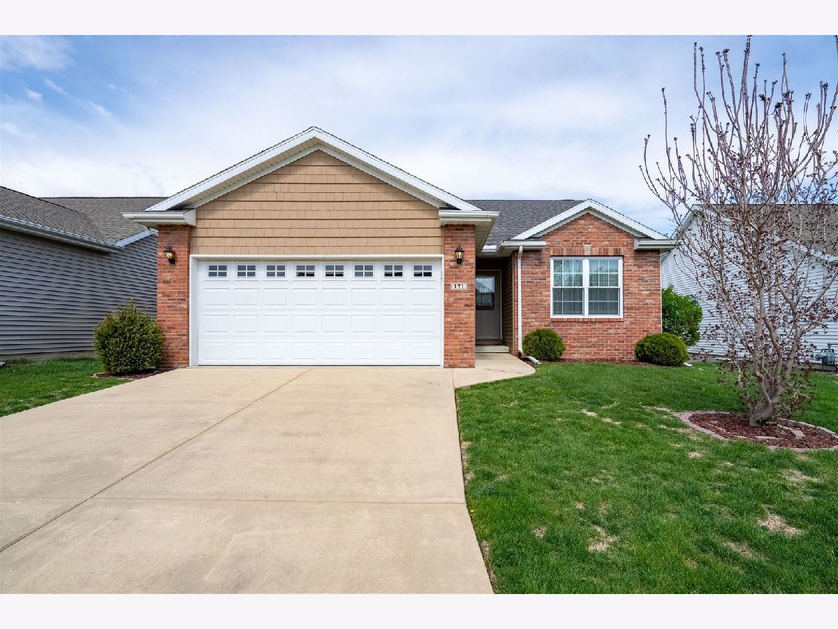 Condos & Townhomes & Homes For Sale Prairie Gardens Normal Illinois, 171 Eugene Drive