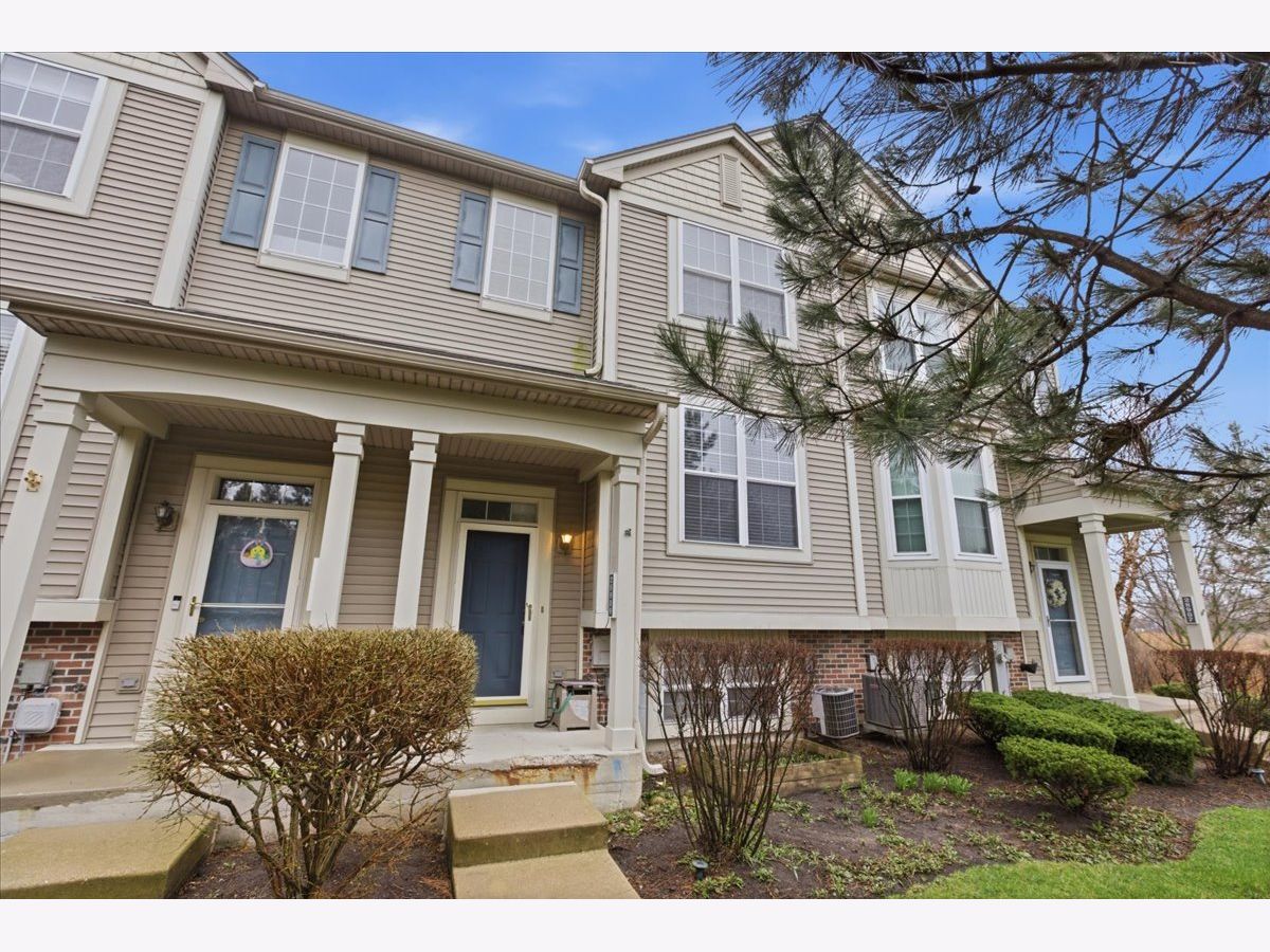  For Rent Lakemoor Illinois, 28909 Pondview