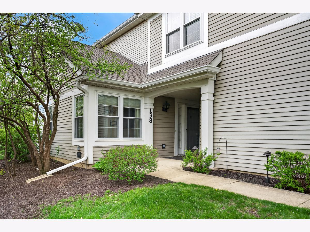  For Sale Carol Stream Illinois, 138 Concord Lane