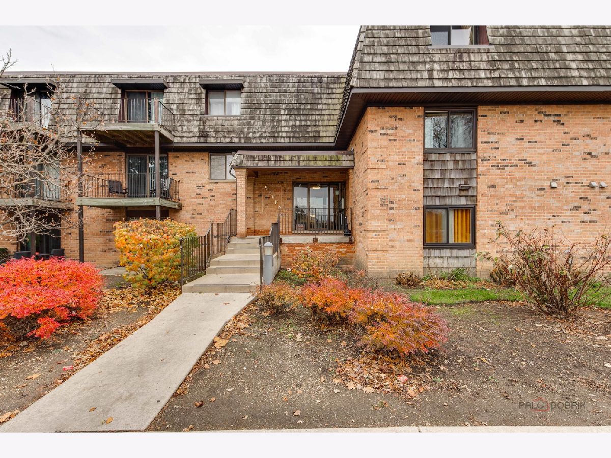  For Sale Buffalo Grove Illinois, 7 Oak Creek Drive