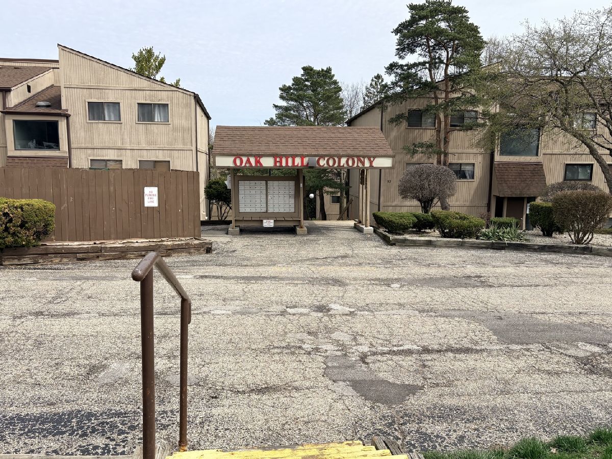  For Sale Fox Lake Illinois, 52 Oak Hill Colony