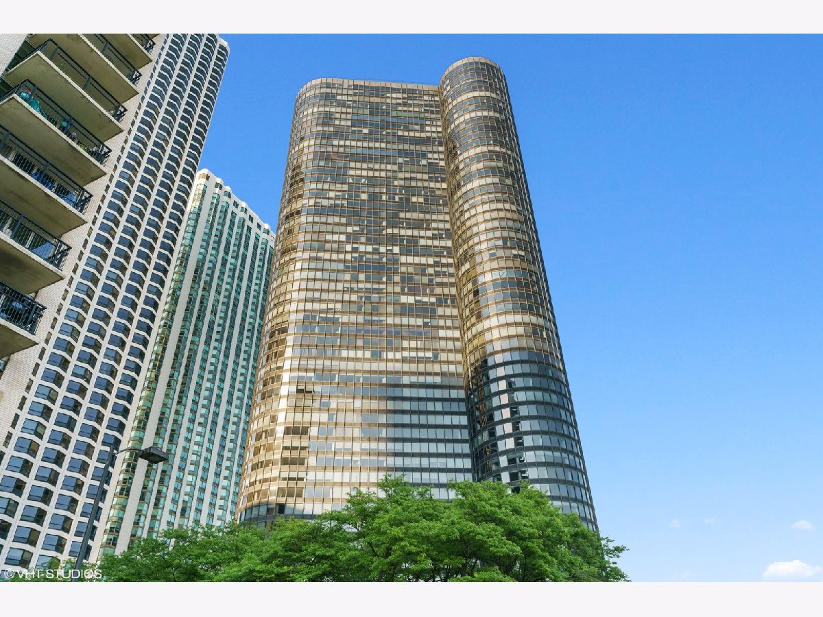 Condos & Townhomes For Sale Harbor Point Chicago Illinois, 155 Harbor Drive