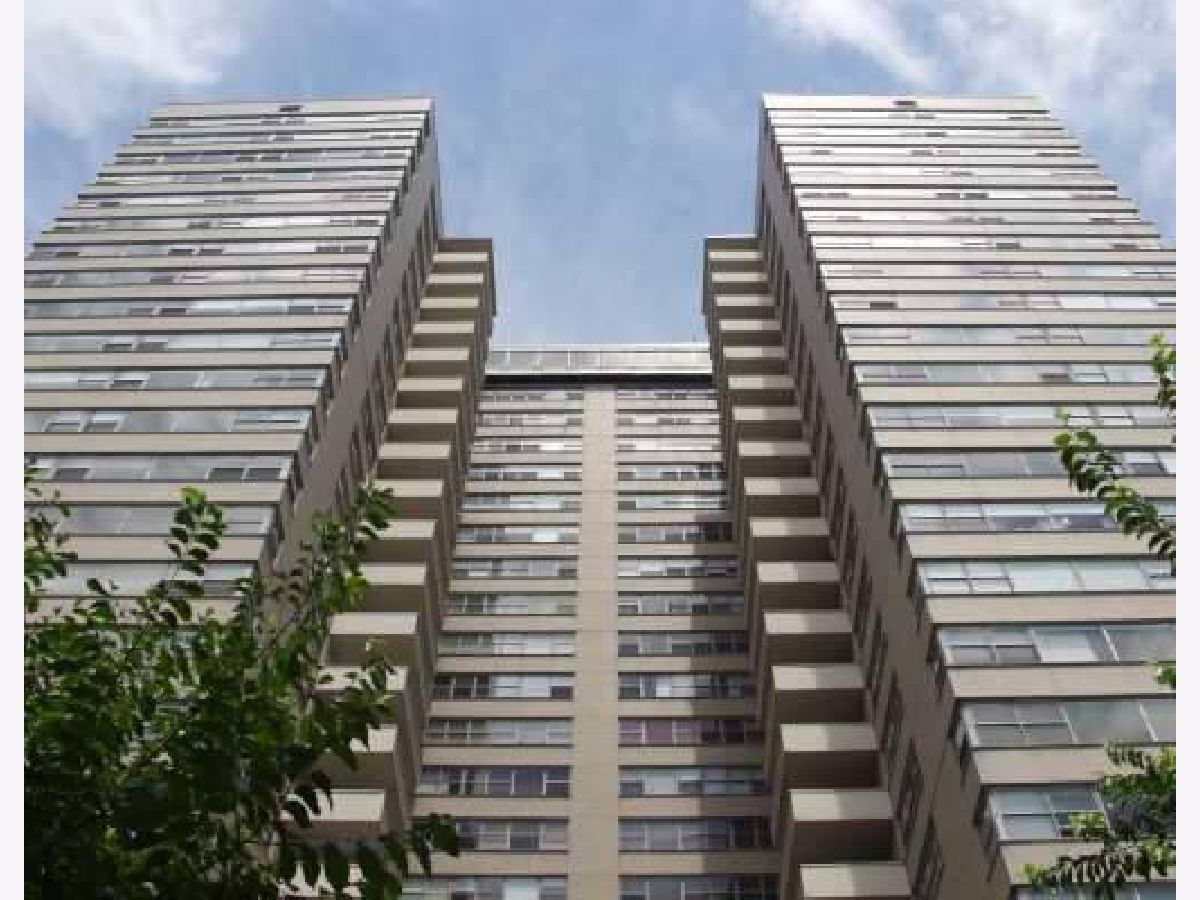 Condominiums For Sale Shoreline Towers Chicago Illinois, 6301 Sheridan Road