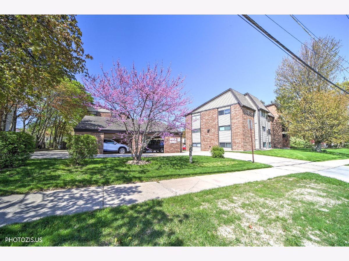  For Sale Highland Park Illinois, 550 Vine Avenue
