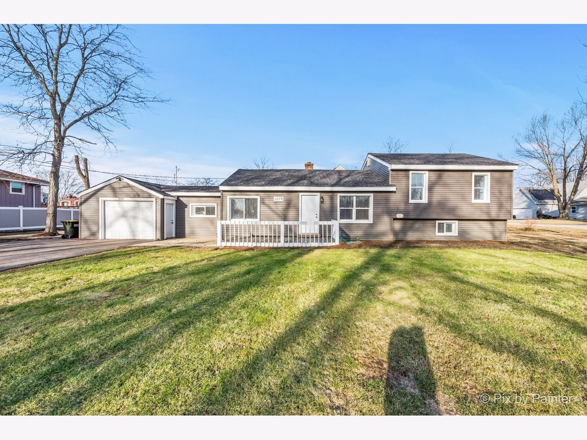  For Rent Lake In The Hills Illinois, 1019 Maple