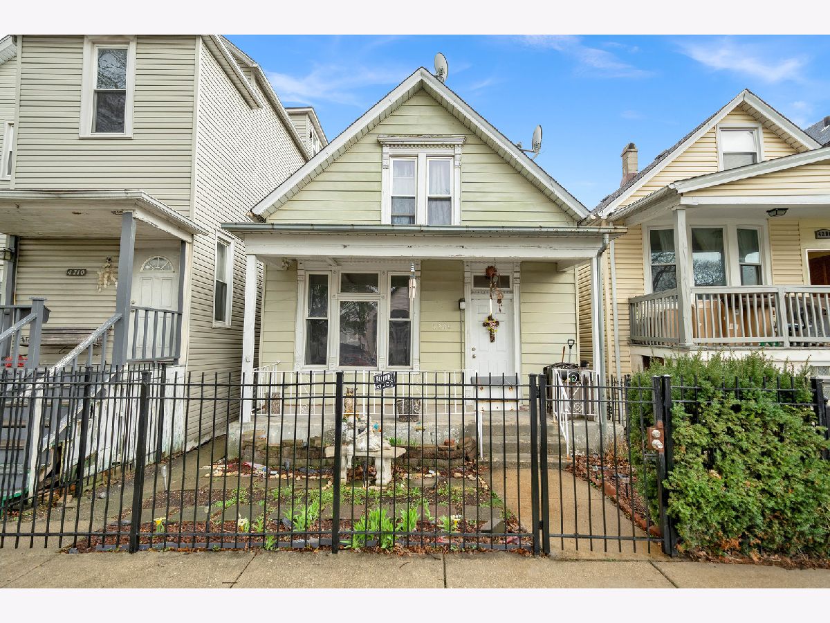  For Sale Chicago Illinois, 4208 Artesian Avenue
