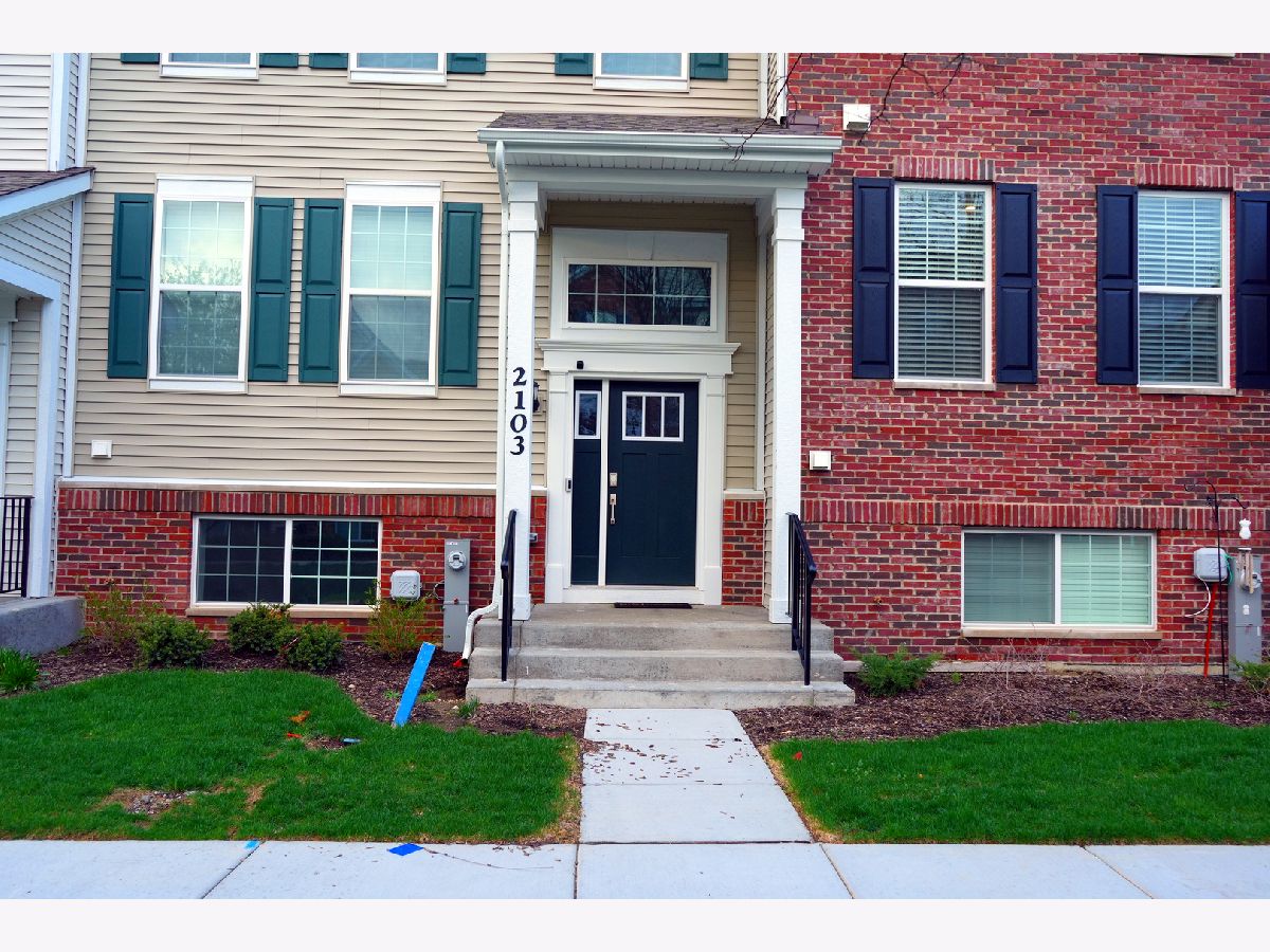  For Sale Lindenhurst Illinois, 2103 Neubauer Circle