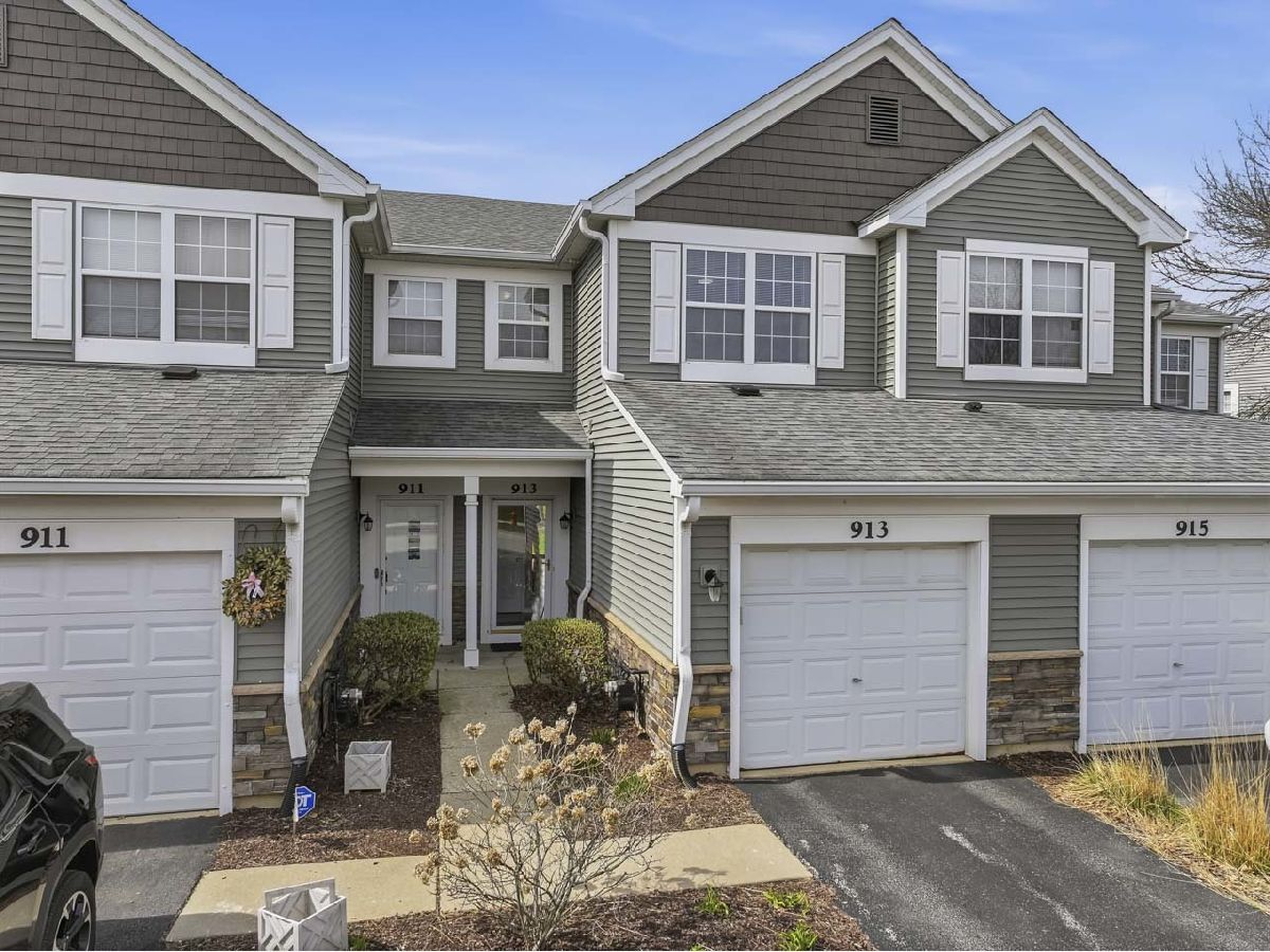  For Sale Naperville Illinois, 913 Genesee Drive