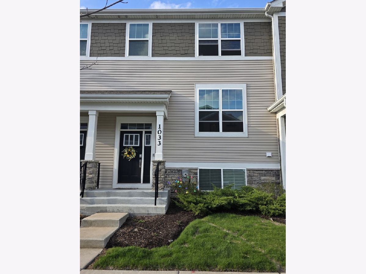  For Rent South Elgin Illinois, 1033 Atterberg