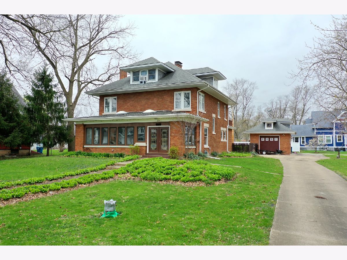  For Sale Grant Park Illinois, 205 Meadow Street