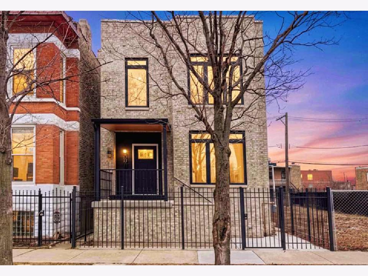  For Sale Chicago Illinois, 3530 Van Buren Street
