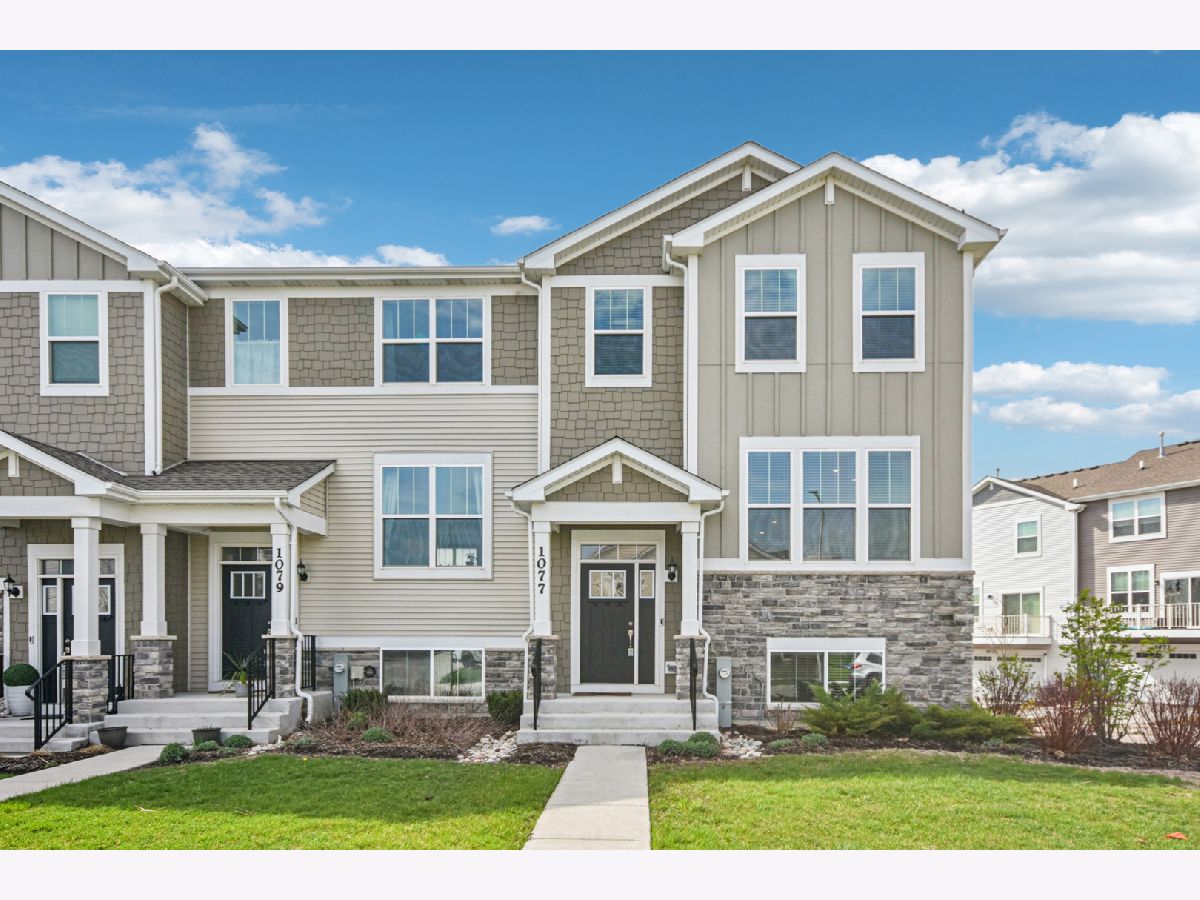  For Sale South Elgin Illinois, 1077 Moraine Drive