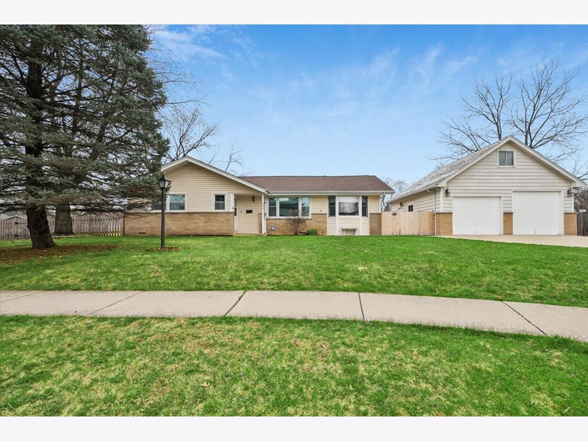 Homes For Sale Manor Grayslake Illinois, 644 Pierce Court