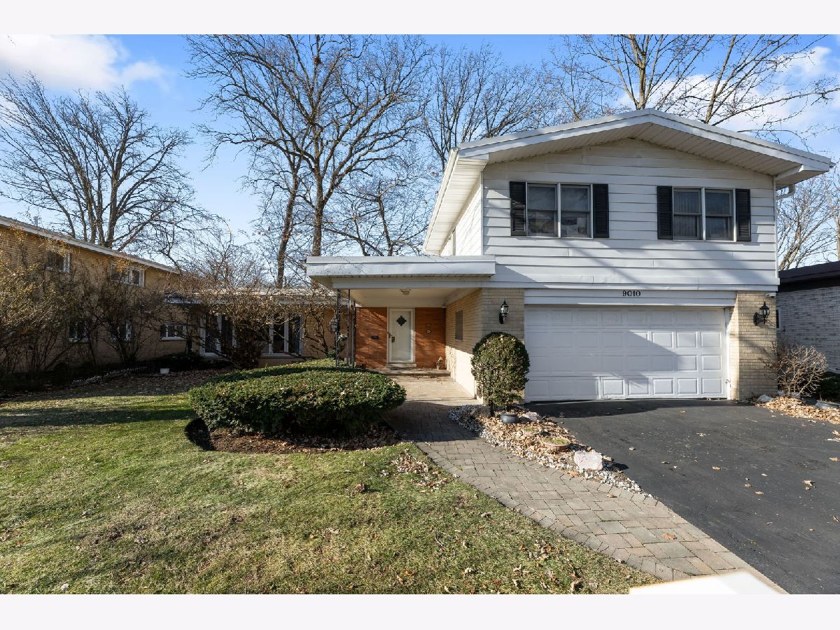 For Sale Skokie Illinois, 9010 Pottawattami Drive
