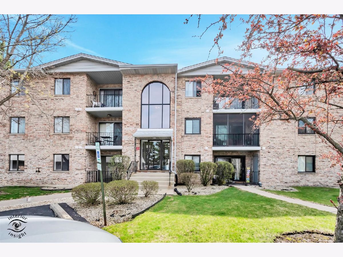  For Sale Crestwood Illinois, 13240 Circle Drive Parkway