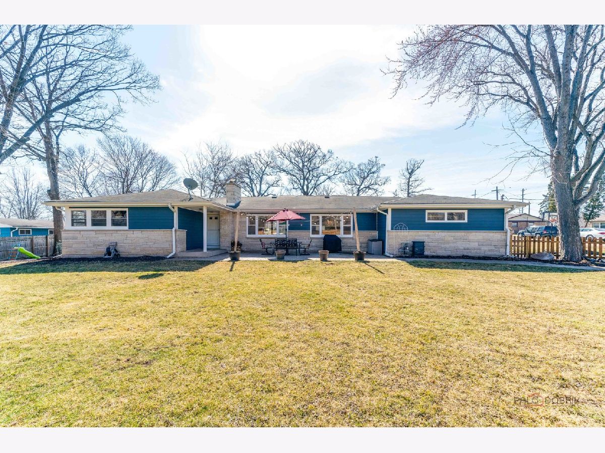 Homes For Sale Highland Lake Grayslake Illinois, 34049 Hickory Avenue