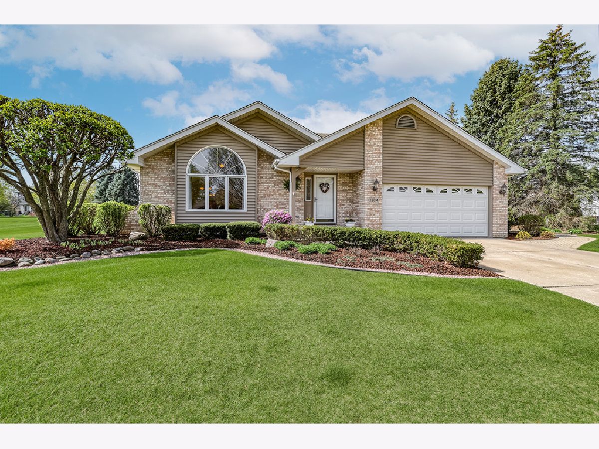  For Sale New Lenox Illinois, 3204 Hickory Creek Drive