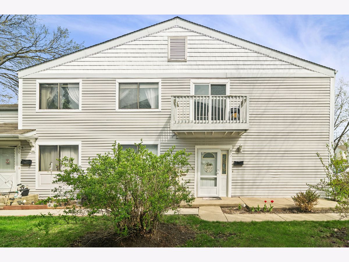  For Sale Wheeling Illinois, 872 Cambridge Place