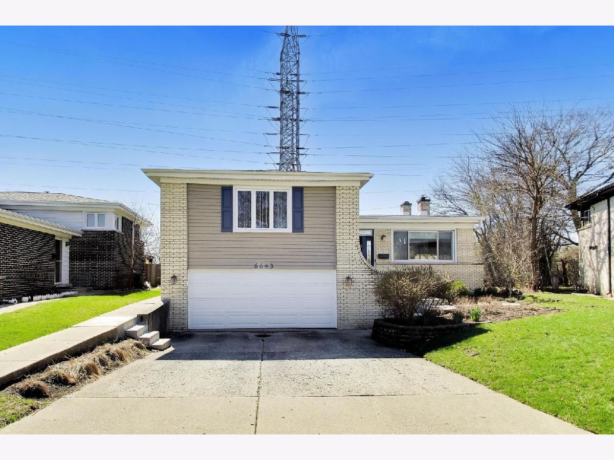  For Sale Morton Grove Illinois, 6643 Davis Street