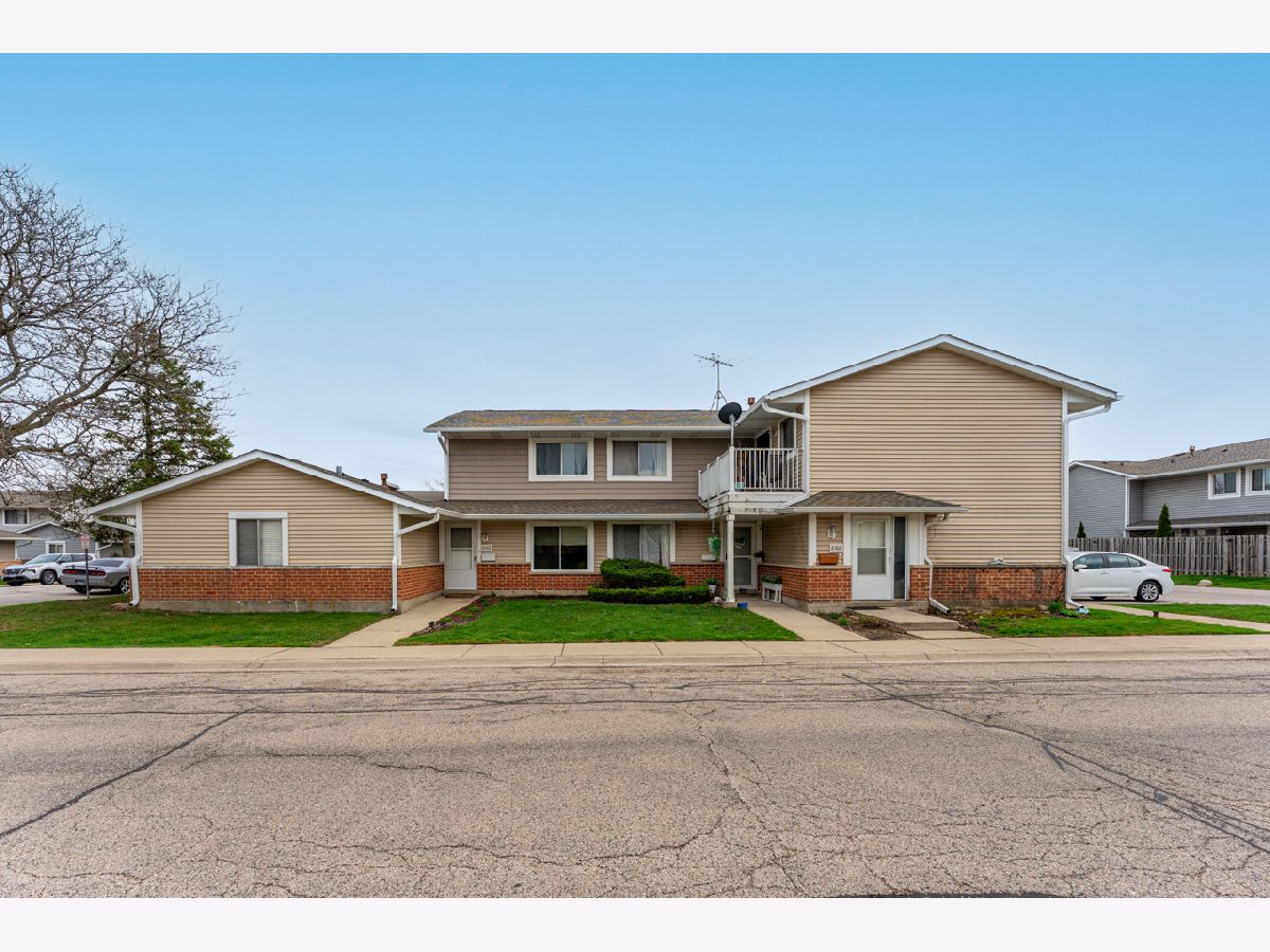  For Sale Hanover Park Illinois, 6102 Kit Carson Drive