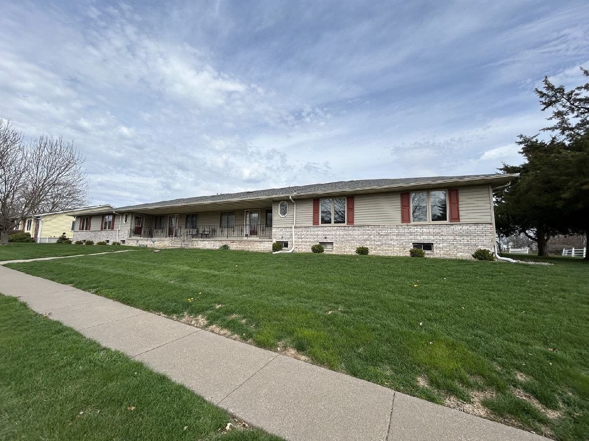  For Sale East Moline Illinois, 1233 47th Ave Court