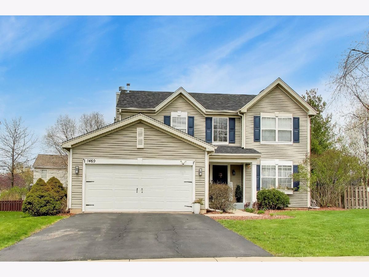 Homes For Sale Somerfield Bolingbrook Illinois, 1469 Waterside Drive