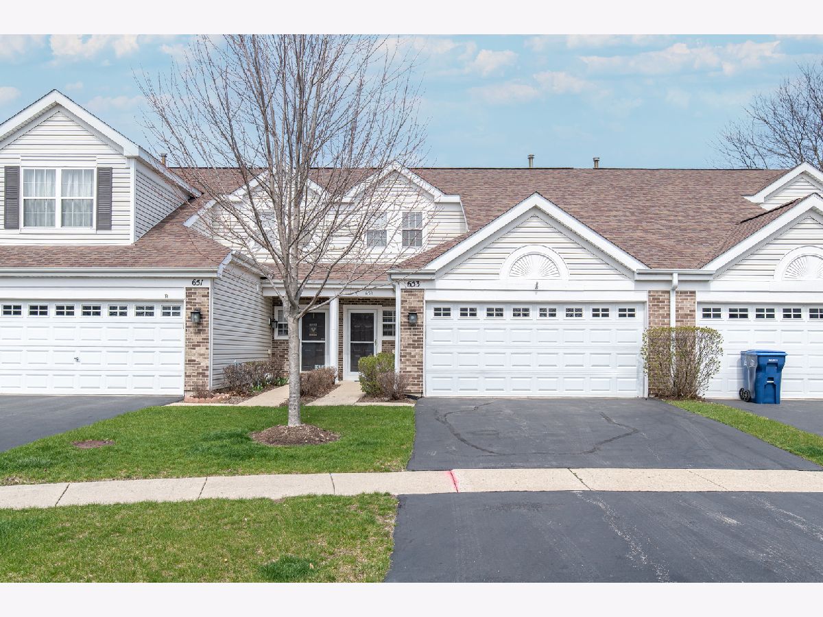 Homes & Townhomes & Condos For Sale Painted Lakes Lake Villa Illinois, 653 Winchester Court