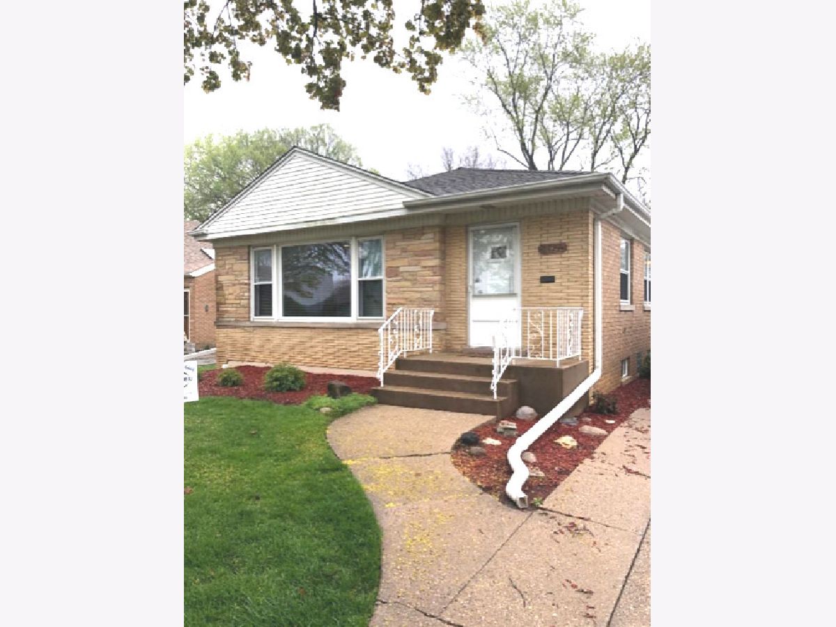  For Rent Skokie Illinois, 8717 Karlov