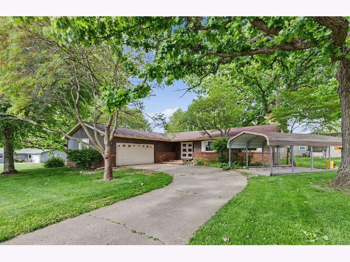  For Sale Sidney Illinois, 9 Dunlap Woods