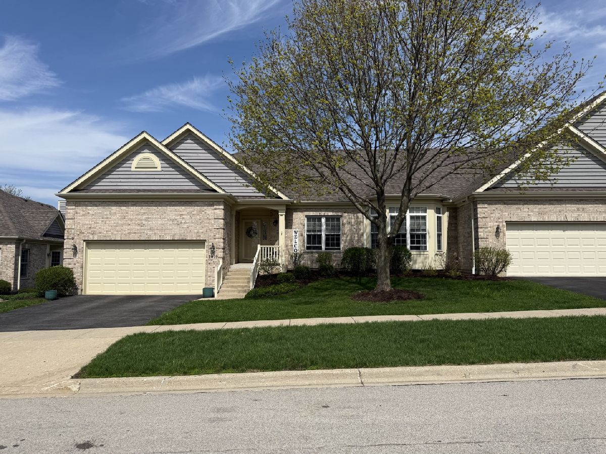 Condos & Townhomes & Homes For Sale Bull Valley Greens Woodstock Illinois