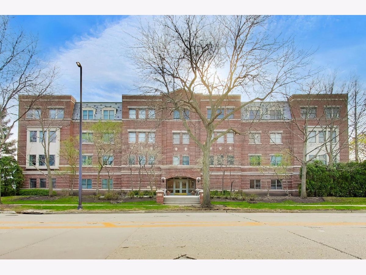  For Sale Highland Park Illinois, 1688 Green Bay Road