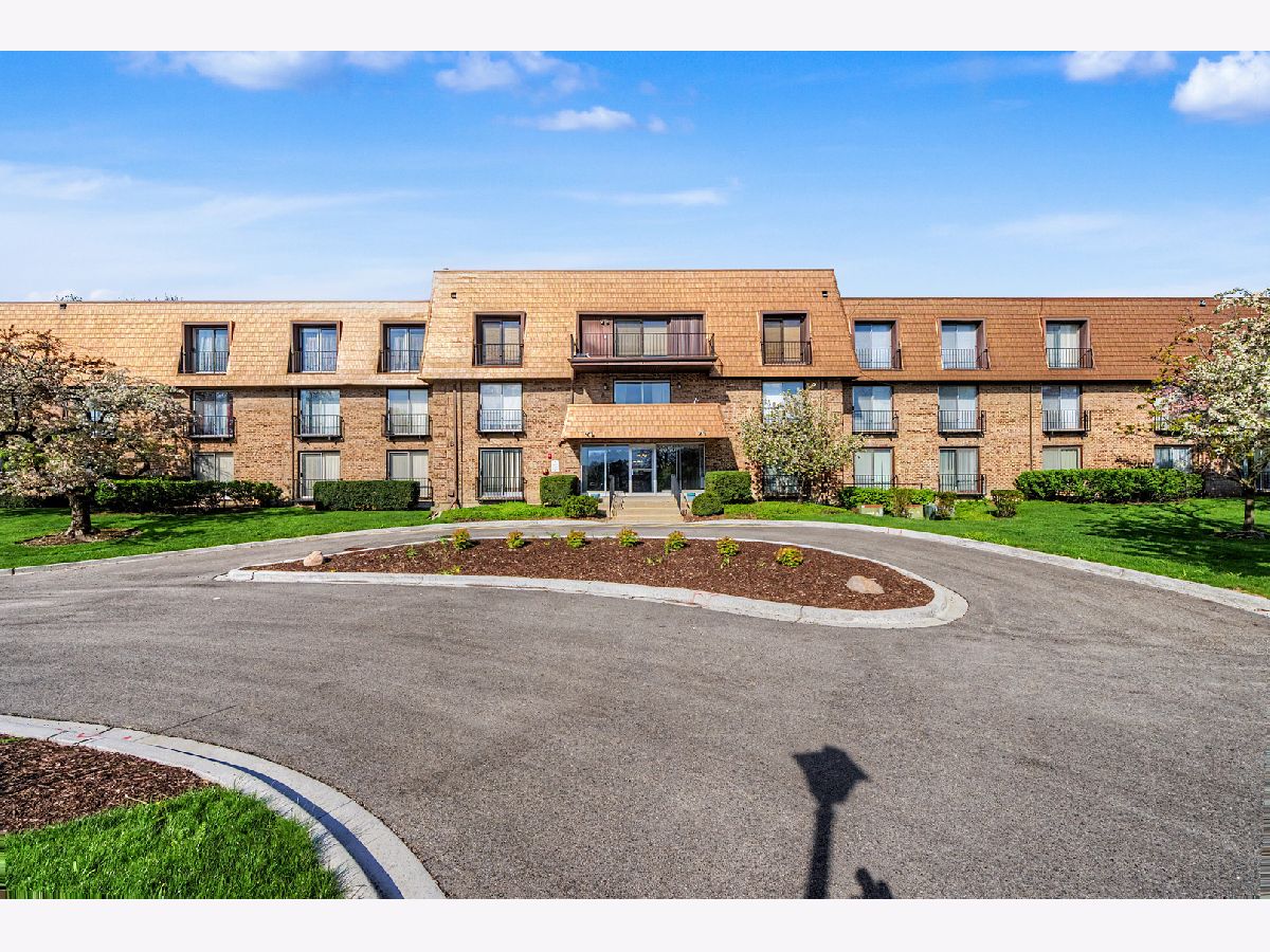  For Sale Northbrook Illinois, 4050 Dundee Road