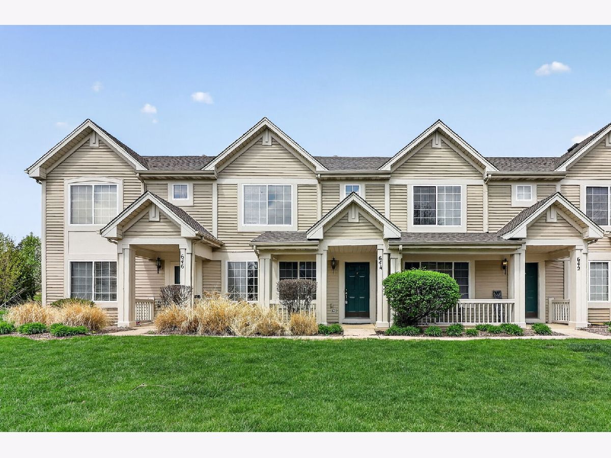 Townhomes For Rent Lincoln Station Oswego Illinois, 644 Lincoln Station